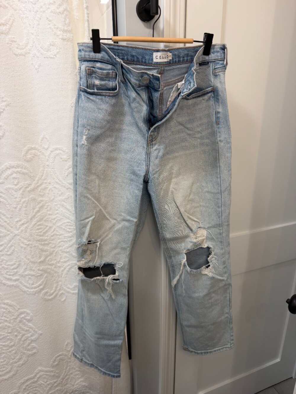 CELLO ripped jeans size 11